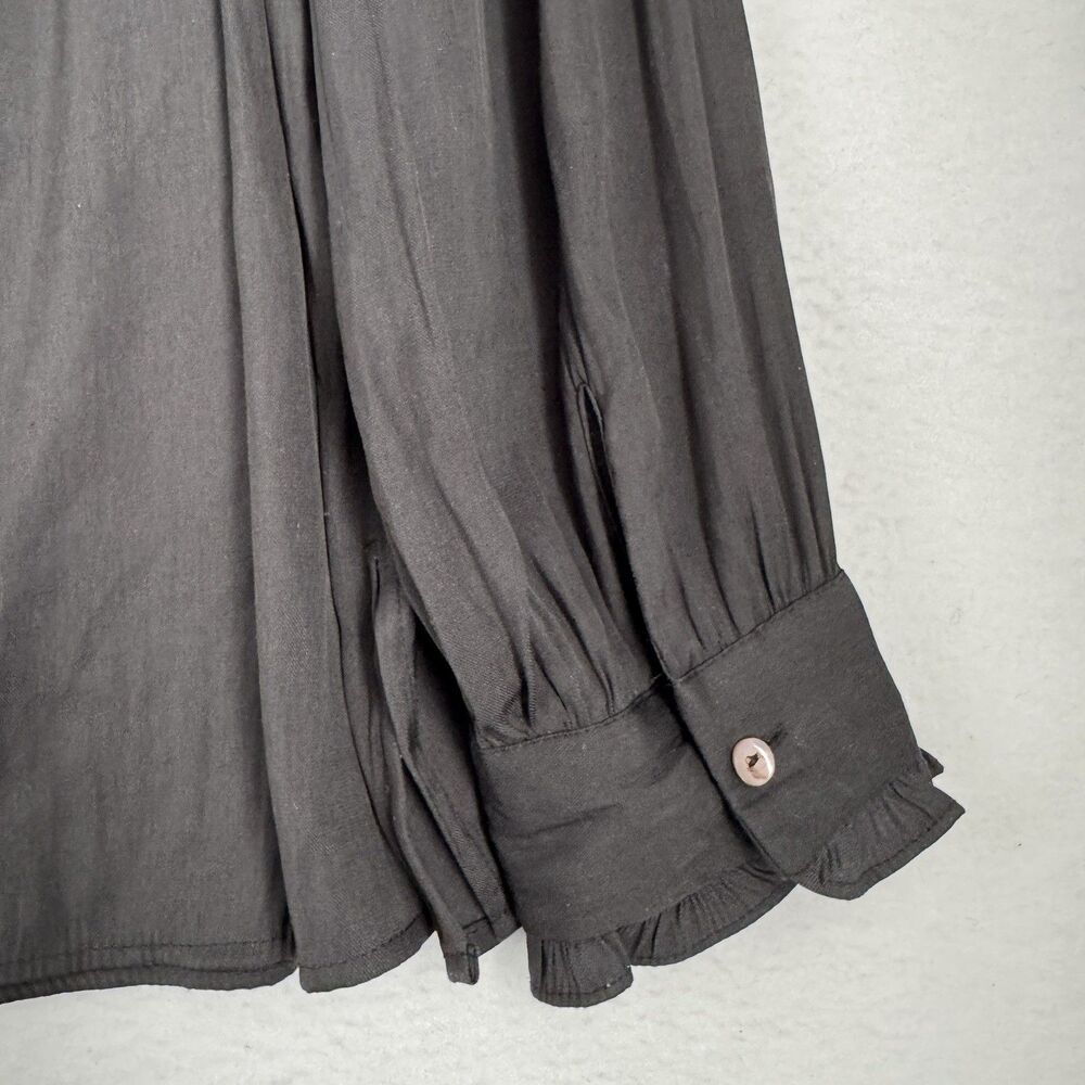 Rose + Olive Blouse Women L Charcoal Gray Ruffle Button Front Boho Romantic Top - Picture 5 of 7